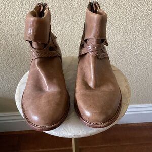 FREE PEOPLE Booties